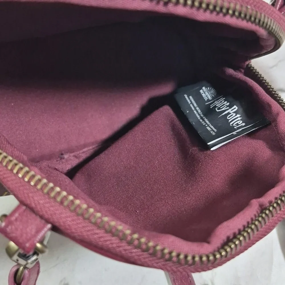 Harry Potter Hogwarts Express Platform 9 3/4 Purse Vegan Leather‎ Dome Crossbody